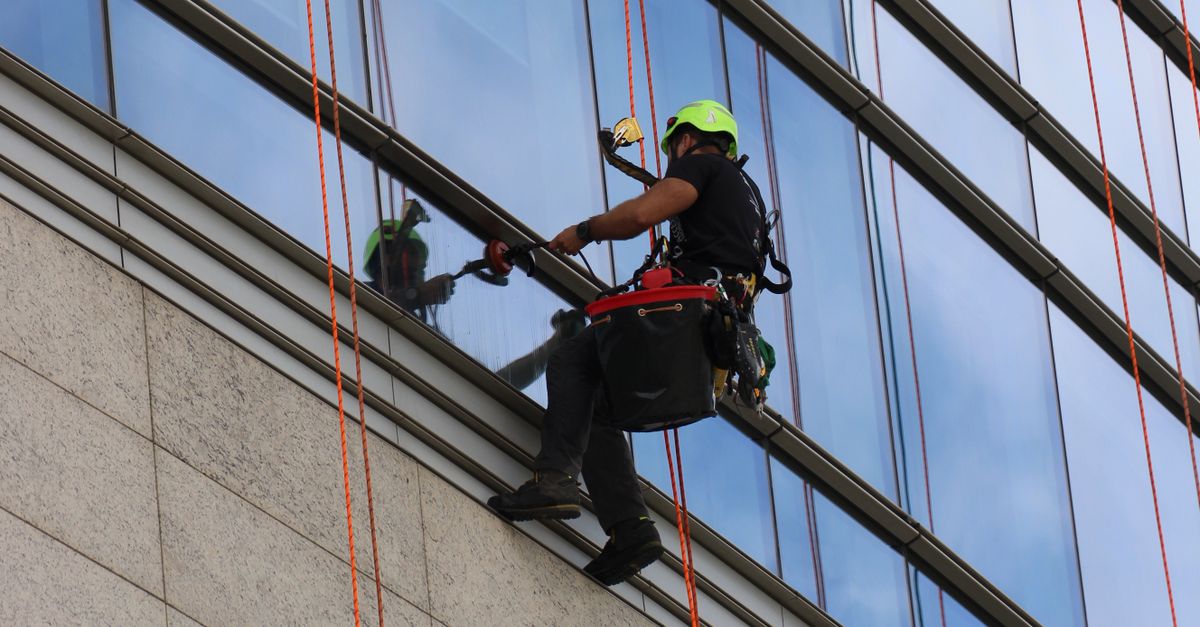 Choosing the Right Ladder for Effective Window Cleaning