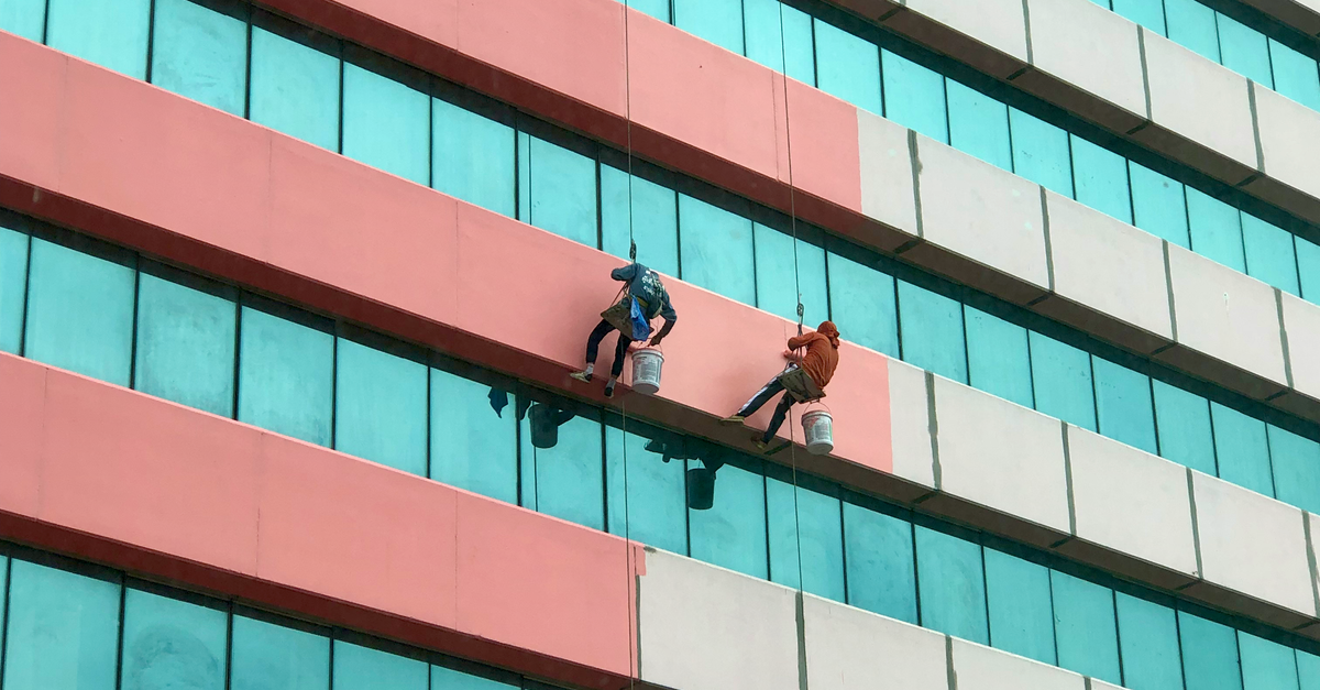 Comparing Regular Window Cleaning Packages for Various Business Sizes