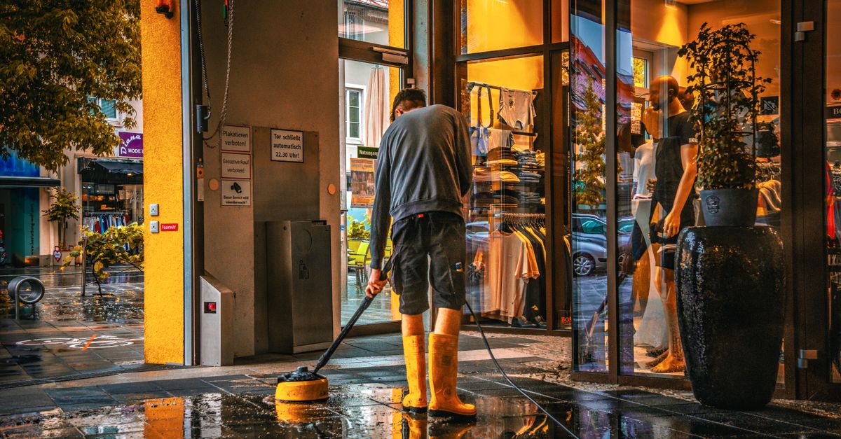 How to Develop a Quality Assurance Program for Window Cleaning Services