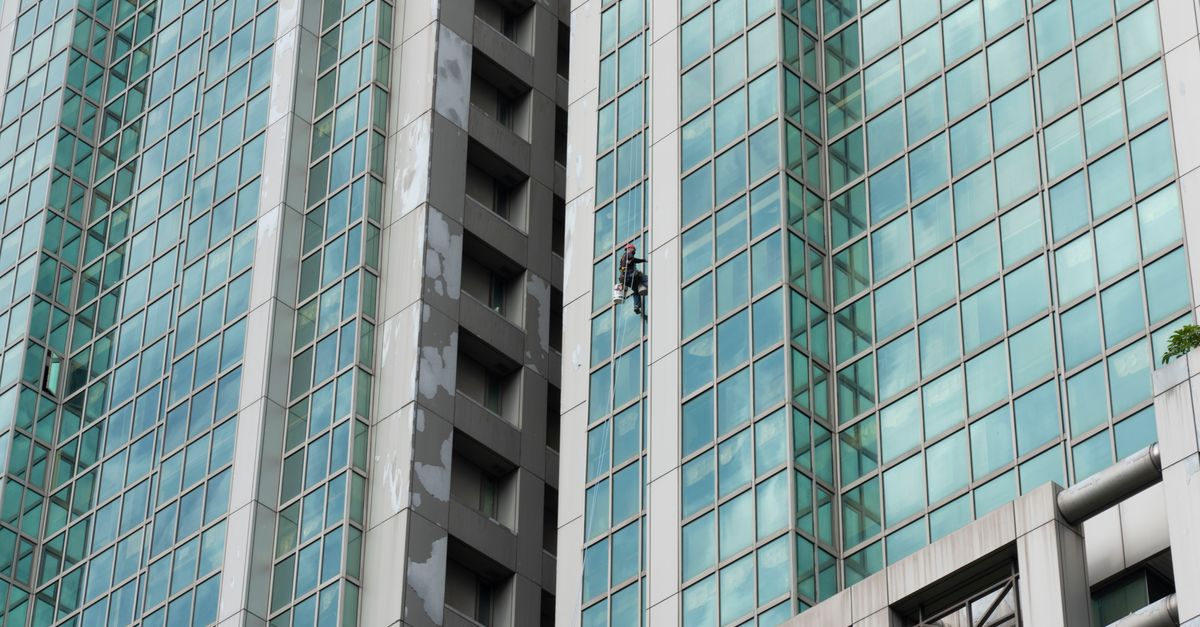 Understanding Public Liability Insurance for Window Cleaners in Perth