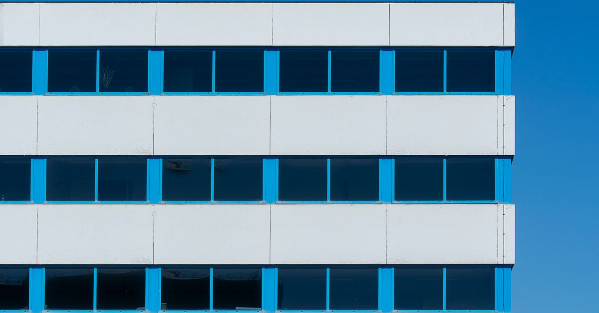 Window Cleaning Maintenance Plans: What to Look for in a Provider